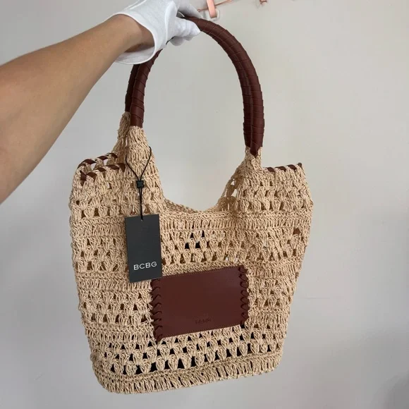 BCBG Woven Raffia Tote Bag Leather Handles Logo Patch Boho Vacation - Picture 10 of 16